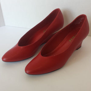 Jubilee 'Brittany' Red Shoes..Size 7.5m